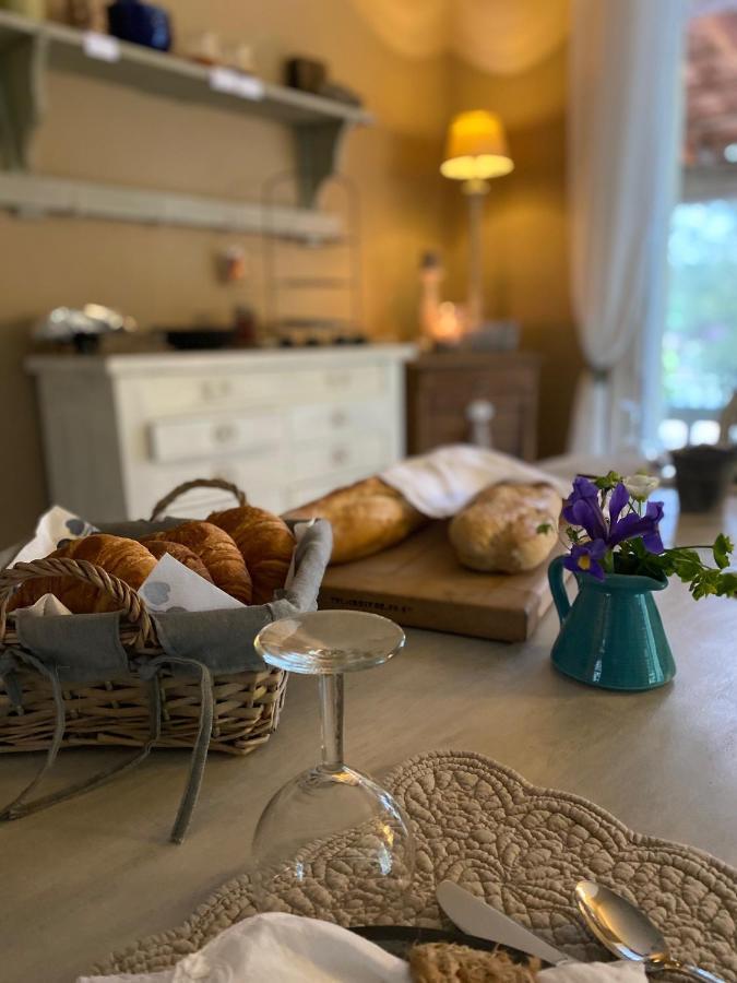 Bed and Breakfast L'Eveil En Provence Entrecasteaux Екстер'єр фото