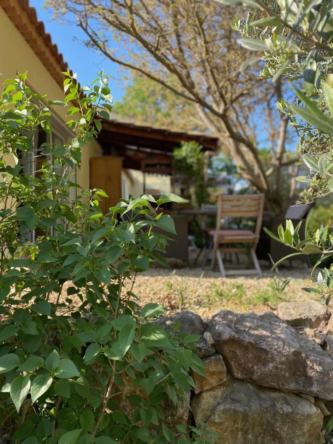 Bed and Breakfast L'Eveil En Provence Entrecasteaux Екстер'єр фото