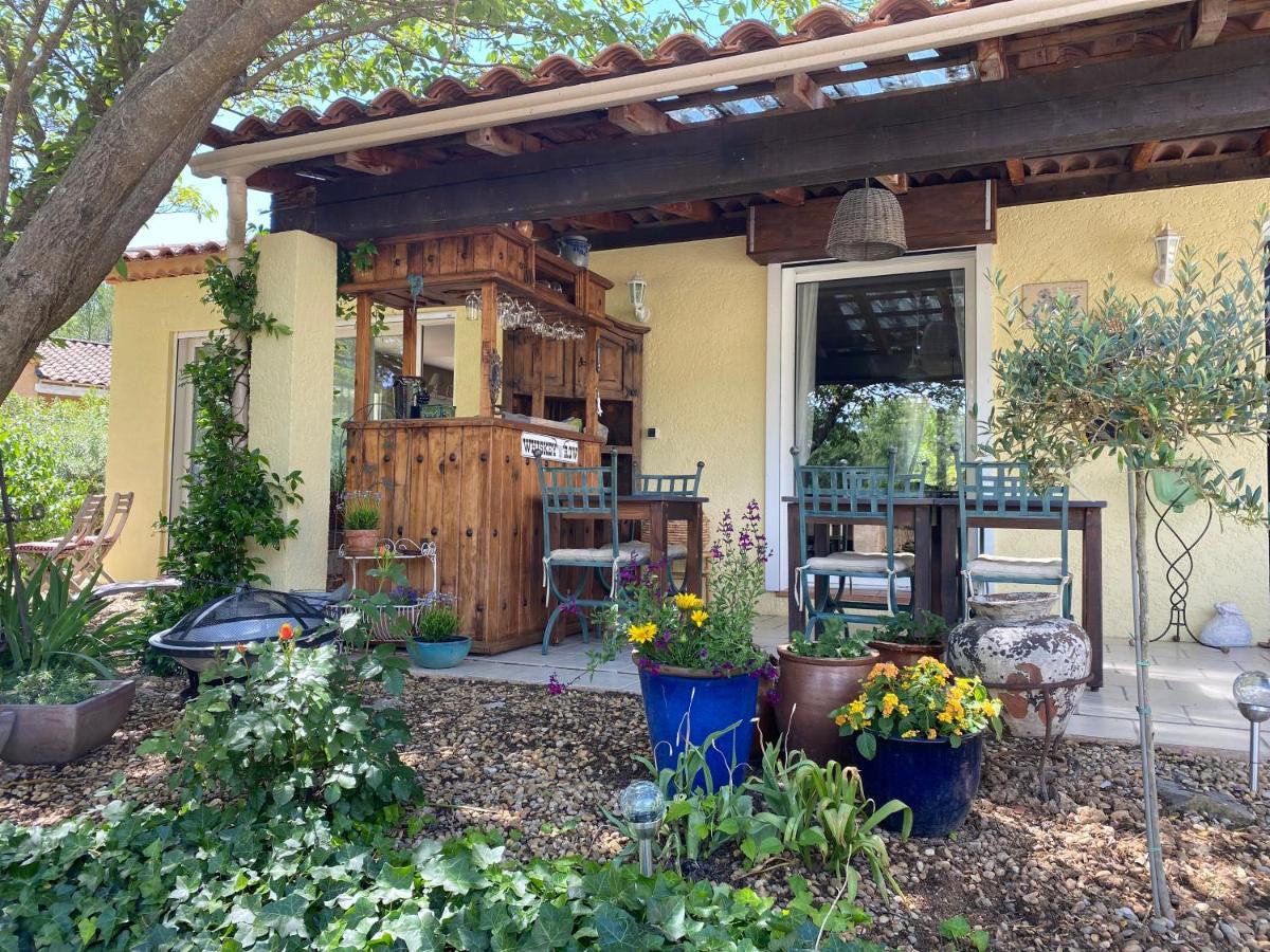 Bed and Breakfast L'Eveil En Provence Entrecasteaux Екстер'єр фото