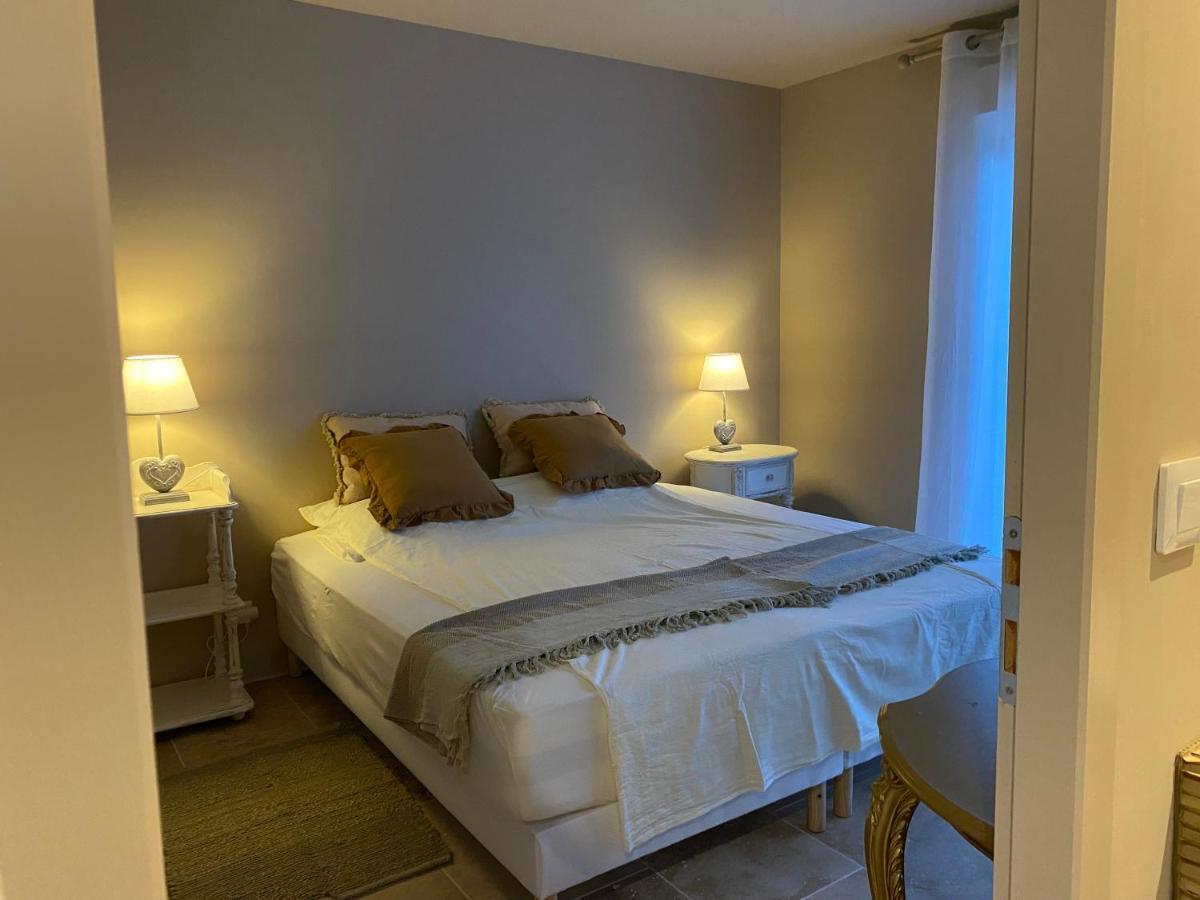Bed and Breakfast L'Eveil En Provence Entrecasteaux Екстер'єр фото