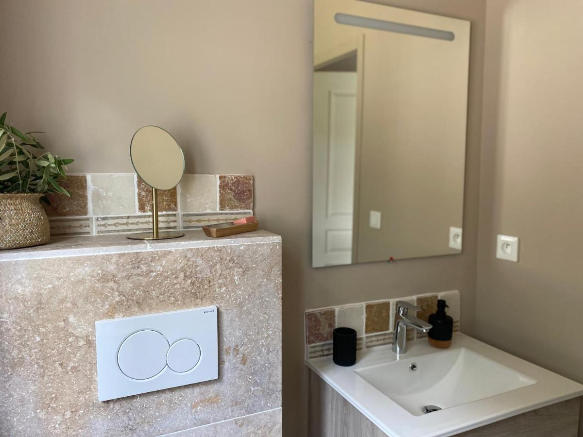 Bed and Breakfast L'Eveil En Provence Entrecasteaux Екстер'єр фото