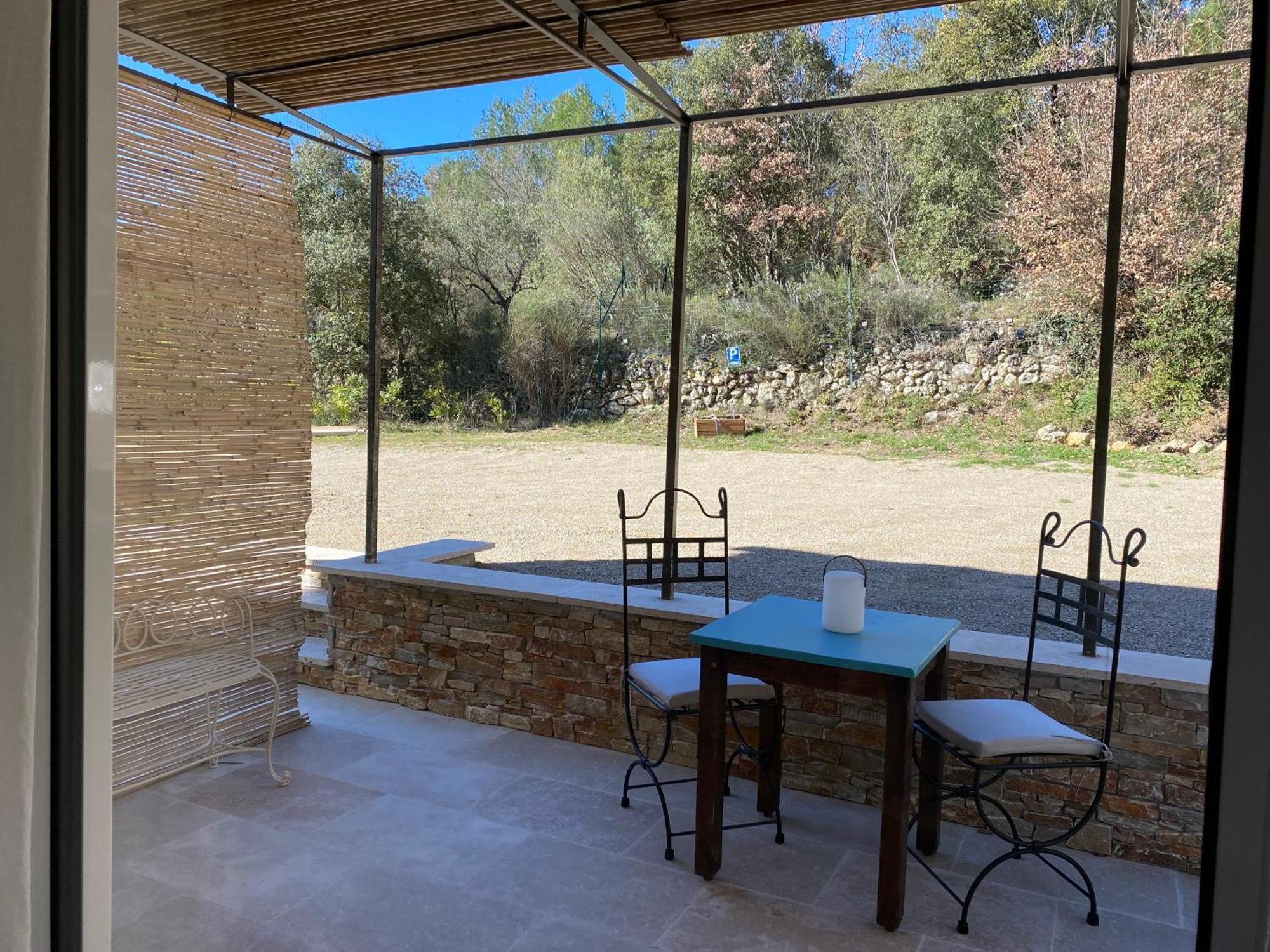Bed and Breakfast L'Eveil En Provence Entrecasteaux Екстер'єр фото