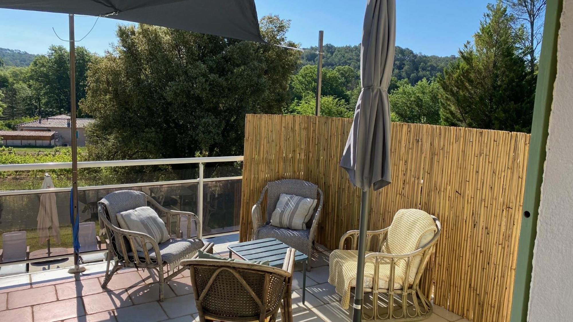 Bed and Breakfast L'Eveil En Provence Entrecasteaux Екстер'єр фото